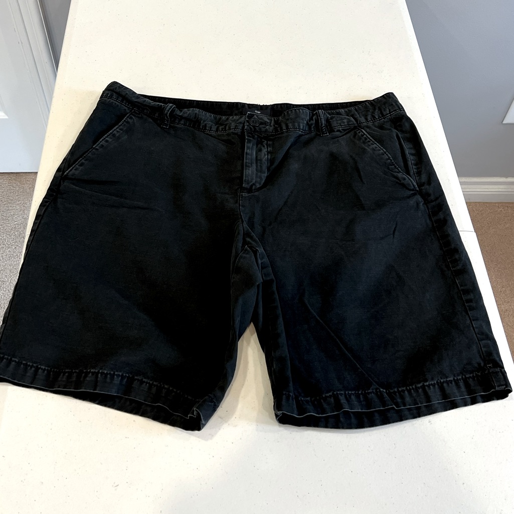 Gap Bermuda Flat Front 9 Inch Inseam Shorts